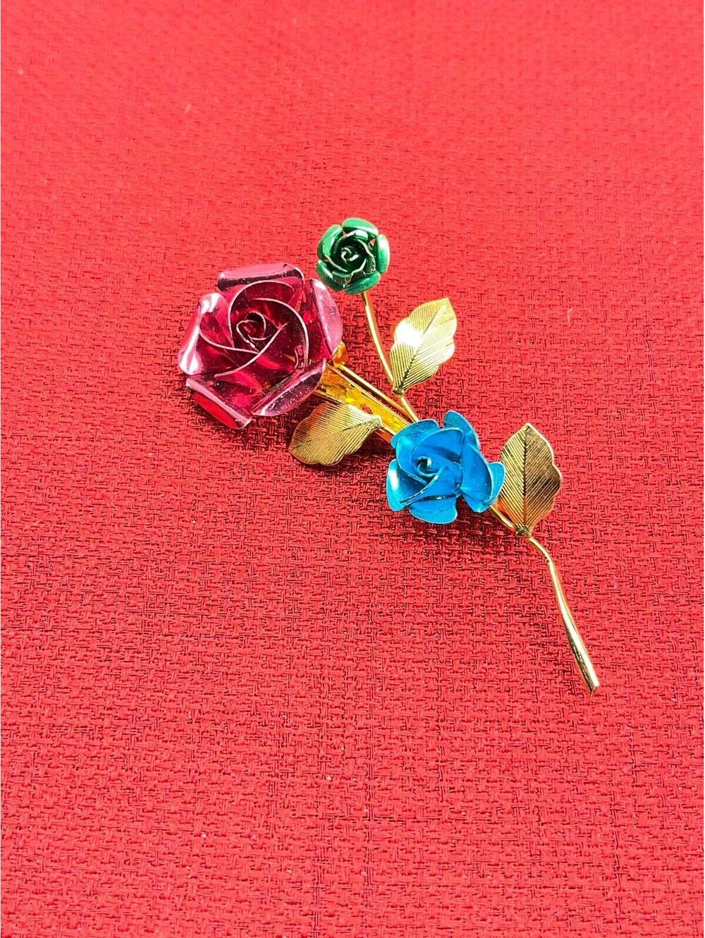 #141 Vintage Sculptural Roses Brooch Red Blue & Green